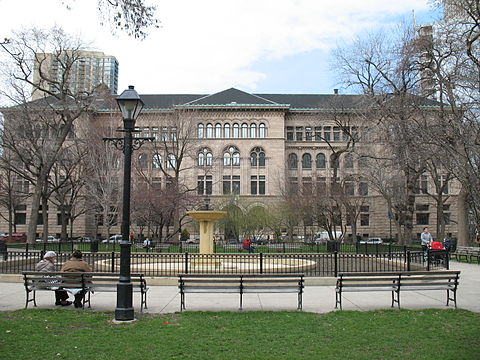 Washington_Square_Park_&_Newberry_Library.JPG